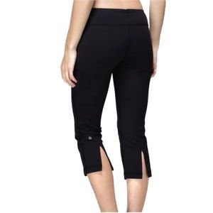 Pre-loved Gather and crow crop leggings with calf back-slit